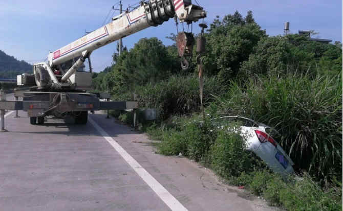 龙泉重载吊车救援 龙泉重载吊车救援